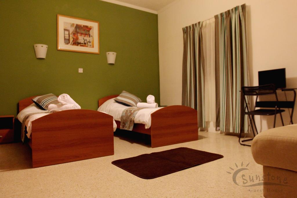Sunstone Boutique Guest House Buġibba Oda fotoğraf