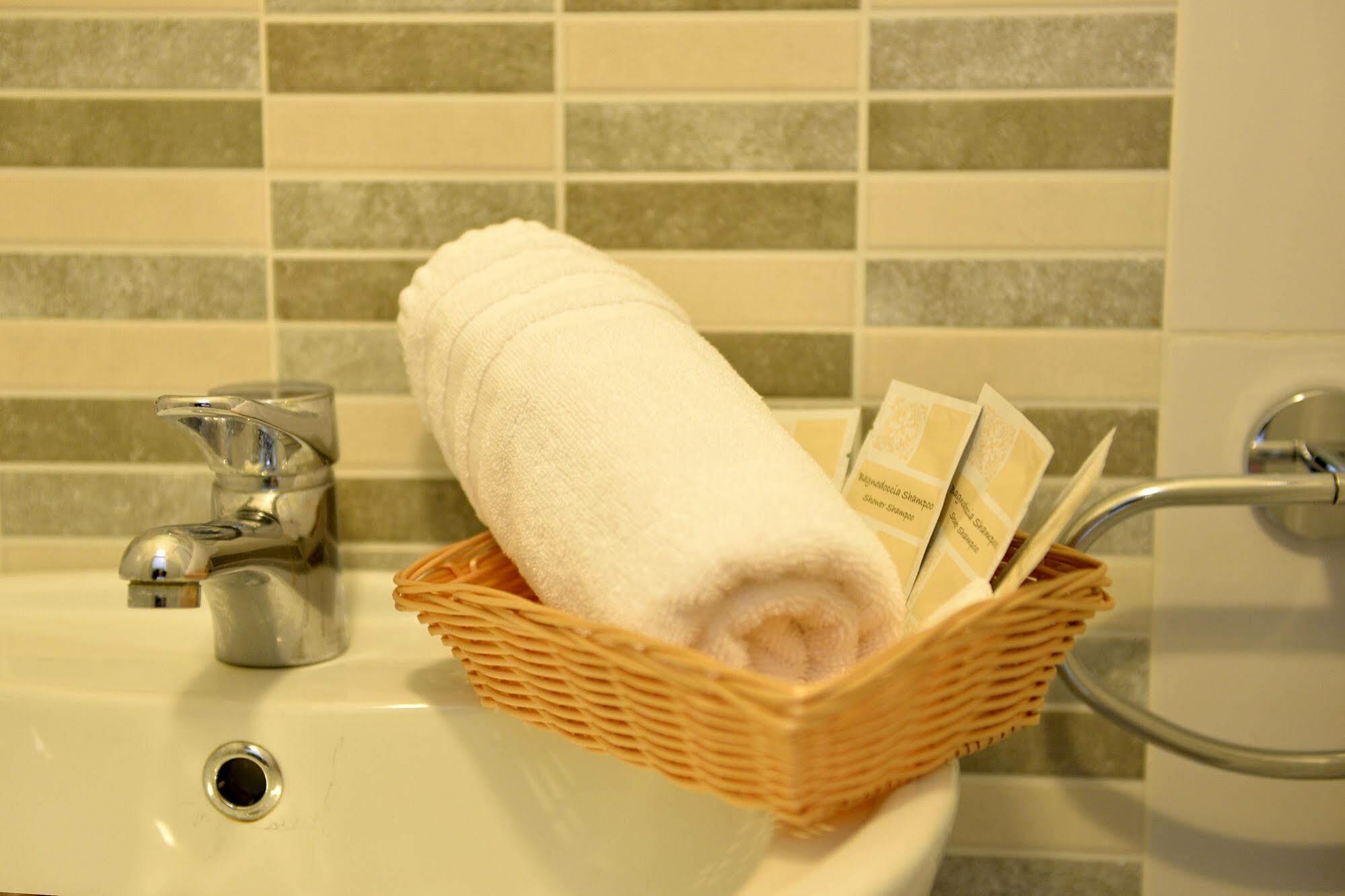 Sunstone Boutique Guest House Buġibba Dış mekan fotoğraf