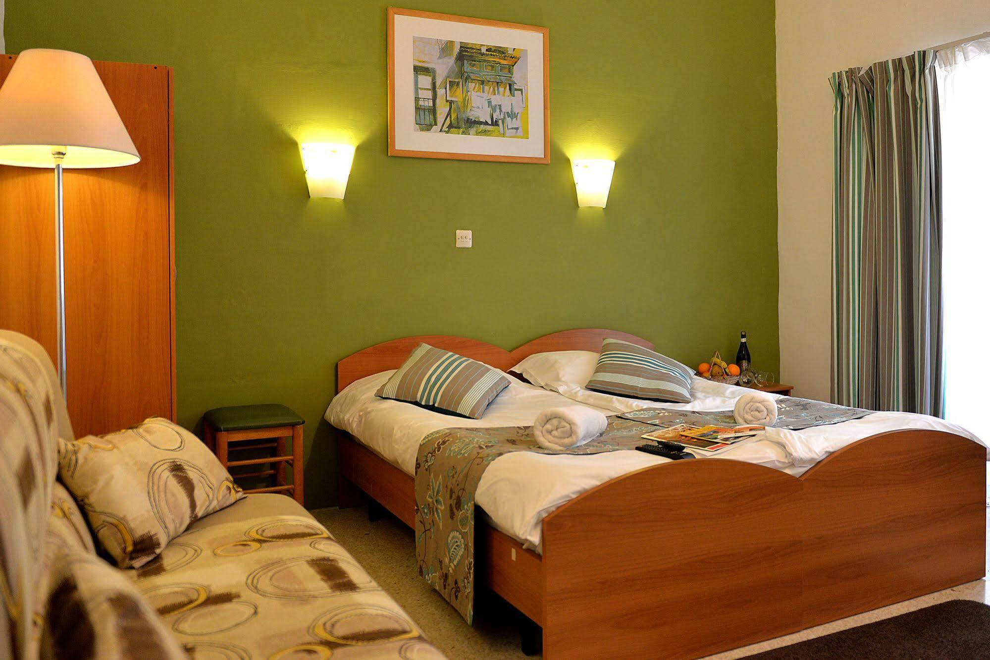 Sunstone Boutique Guest House Buġibba Dış mekan fotoğraf