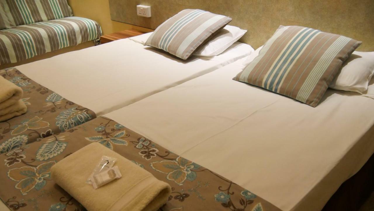 Sunstone Boutique Guest House Buġibba Dış mekan fotoğraf